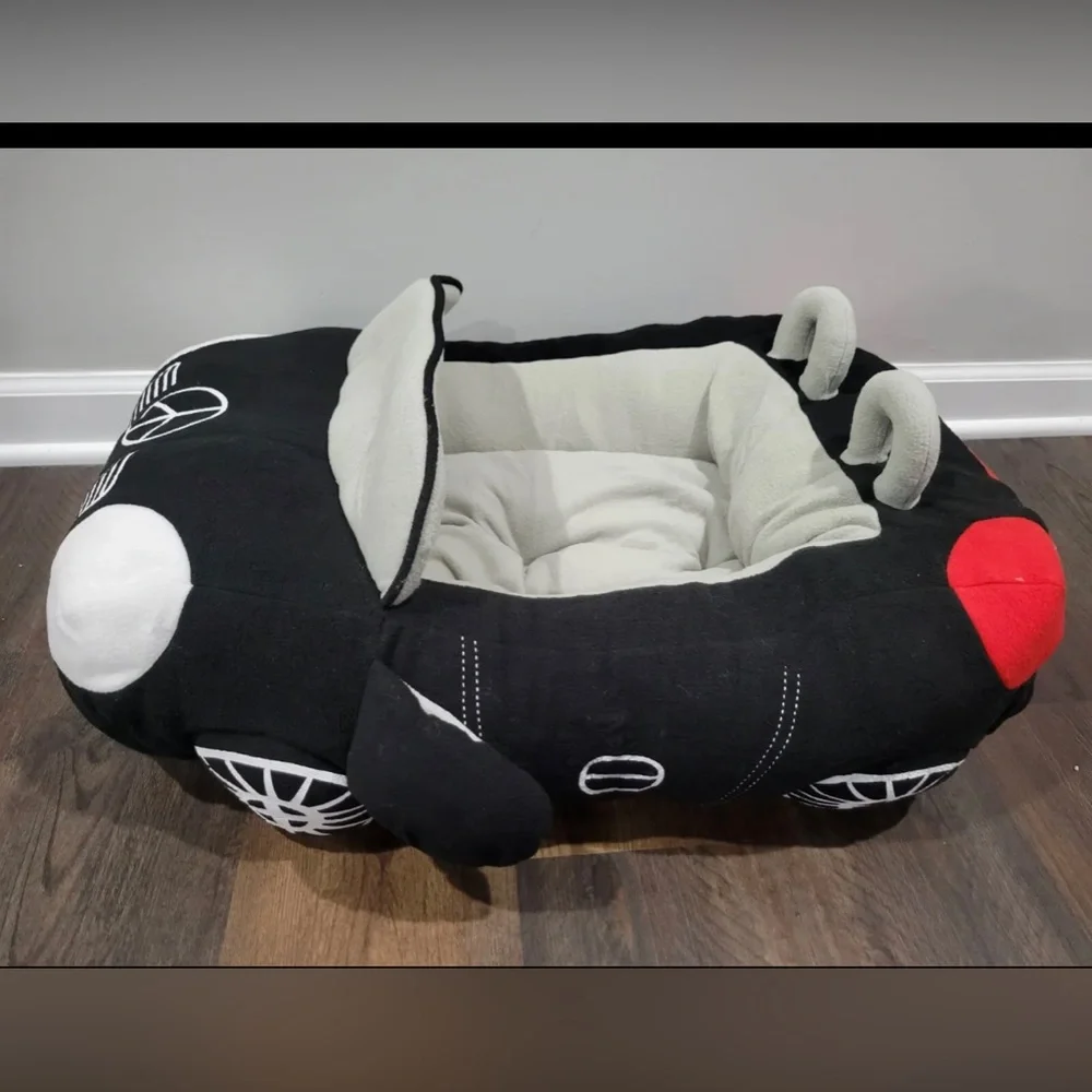 Dog bed New thick black convertible NEW car shapped Fluffy